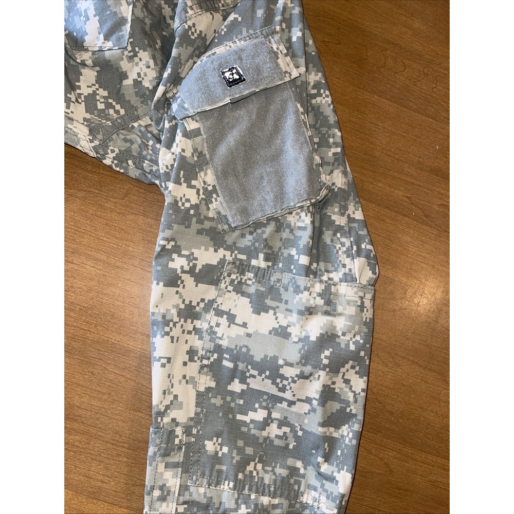 US Army ACU Combat Jacket Medium Regular Digital … - image 9